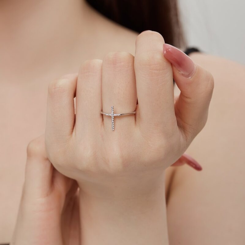 Elegant Silver Cross Ring - Image 2